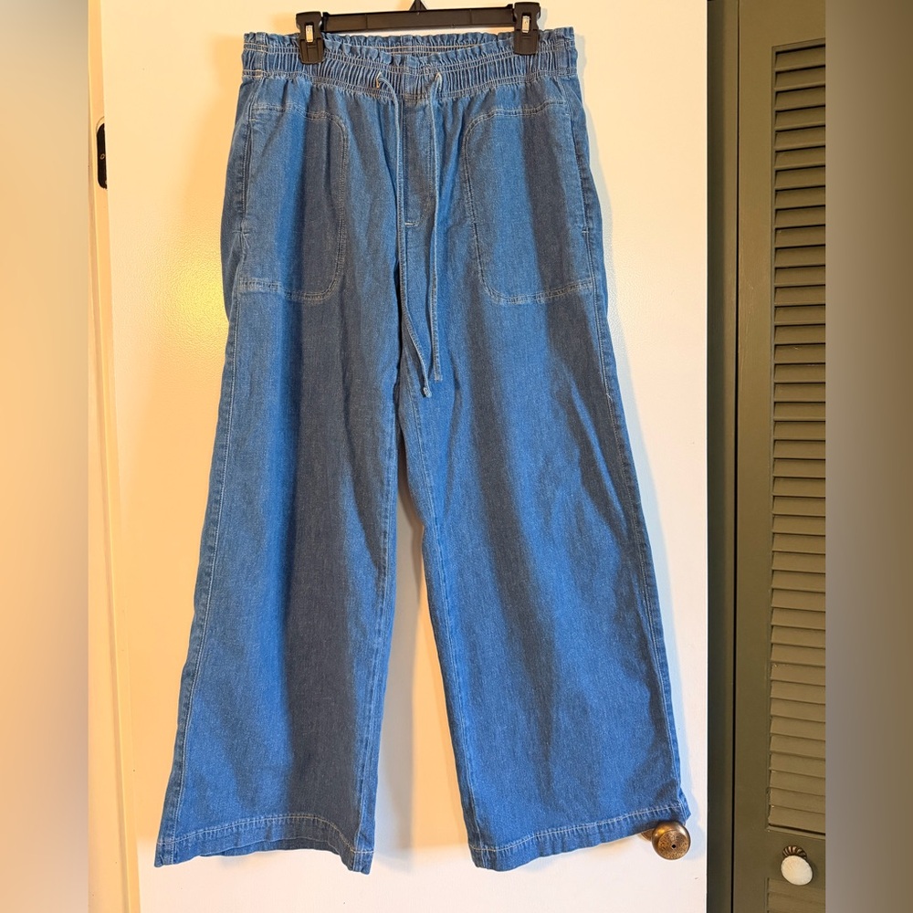 Dreamy drape pull on jean